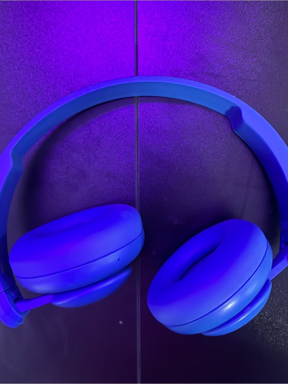 Onn. Blue Wireless Bluetooth On-Ear Headphones - Tested & Working